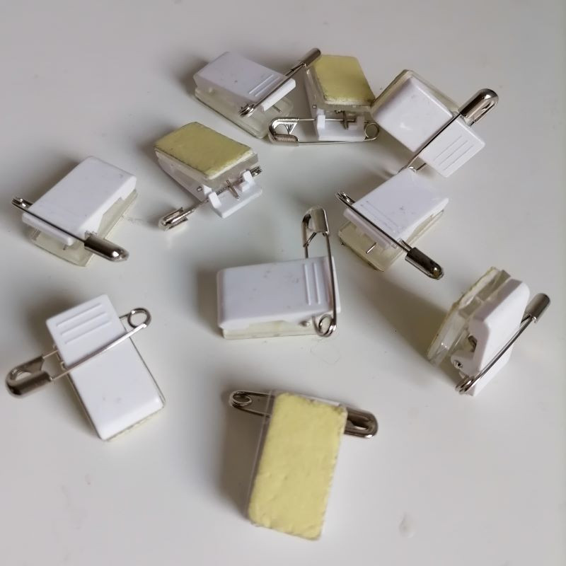 Safety pin & Clip with double-sided tape