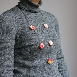 Plum flower necklace Red