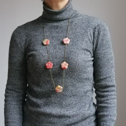Plum flower necklace Red
