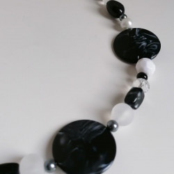 beads and paper necklace