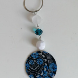 Paper necklace blue