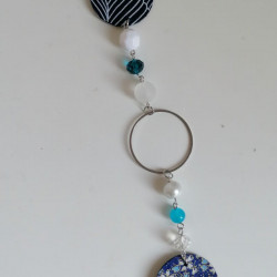 Paper necklace blue