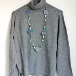 Paper necklace blue