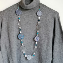 Paper necklace blue