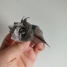 Spilla origami rosa in metallo