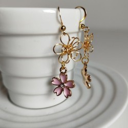 Orecchini fiore di metallo e ciliegio rosa