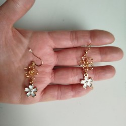 Cherry and metal flower earrings White