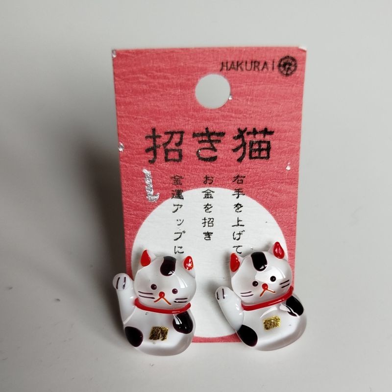 Stud Earrings Manekineko