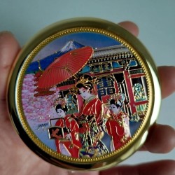 Mirror Chōkin art