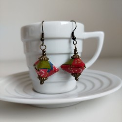 Earrings origami Pyramid...