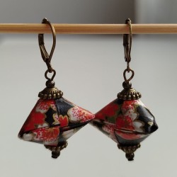 Earrings origami Pyramid Black