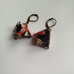 Earrings origami Pyramid Black