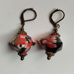 Earrings origami Pyramid Black