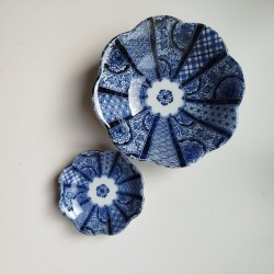 Shallow bowl Indigo flower