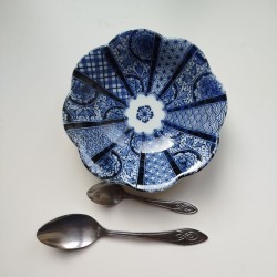 Shallow bowl Indigo flower