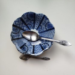 Shallow bowl Indigo flower
