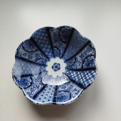 Shallow bowl Indigo flower