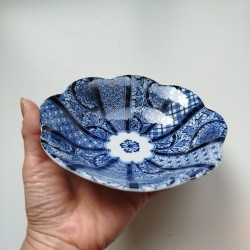Shallow bowl Indigo flower
